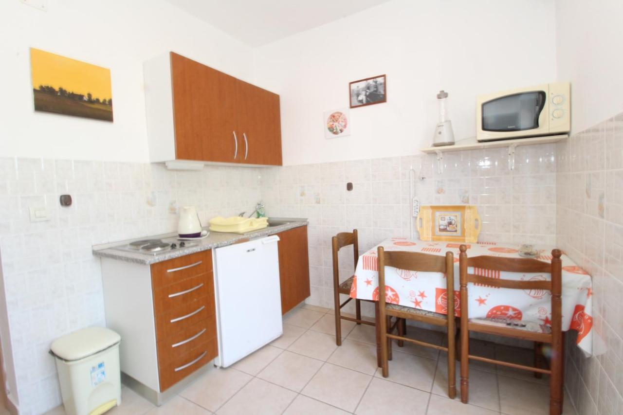Apartments And Rooms With Parking Space Mandre, Pag - 6309 Kolan Kültér fotó
