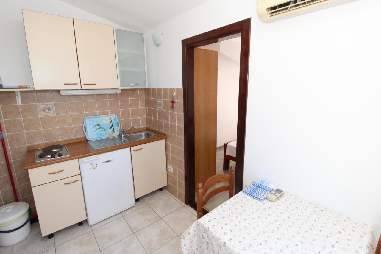 Apartments And Rooms With Parking Space Mandre, Pag - 6309 Kolan Kültér fotó
